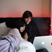 Couple Streaming Netflix online