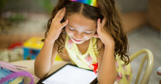 Top family broadband plans for the holidays & tips for dealing with screen-time 