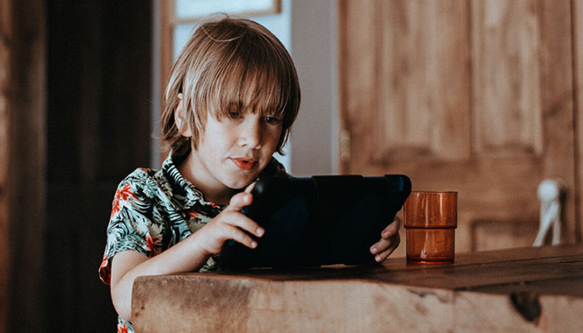 Kids using devices during school holidays